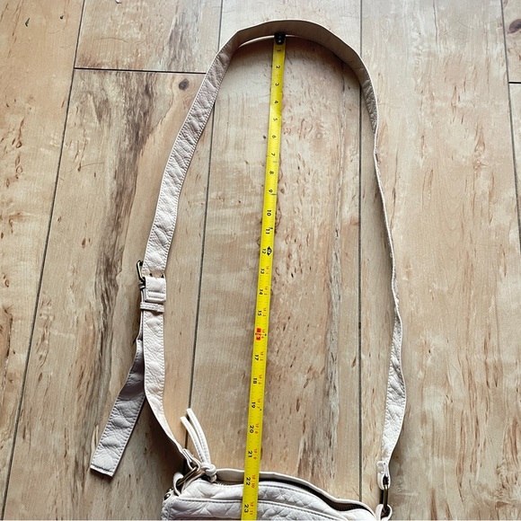 Small cream faux leather cross body bag - Picture 11 of 11